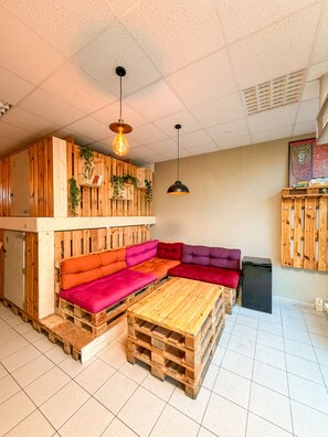 Apartment, Private Bathroom | Lobby - Urban Capsule (Dresden)