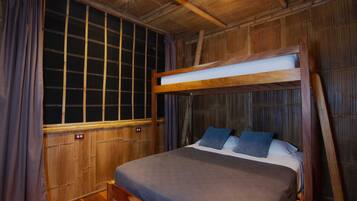 Basic Triple Room | Bed sheets