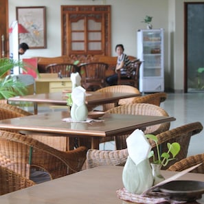 Dining - Hotel Winotosastro Garden (Yogyakarta)