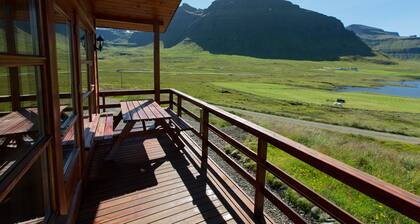 Halsabol Sumarhus by Mt Kirkjufell