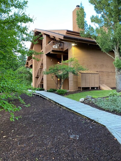 Best Location Ski/Golf Condo Shanty Creek Schuss Village