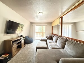 TV, DVD player