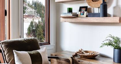 The Village at Palisades Tahoe Bldg 1 - Chic Condo with Prime View