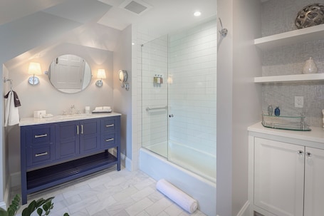 Hair dryer, towels. The West Lane Inn - Double Queen Room