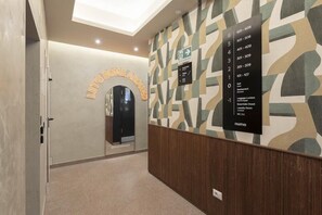 المنشأة من الداخل