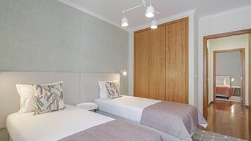 2 habitaciones, tabla de planchar con plancha, wifi y ropa de cama