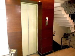 Interior - Karat 87 (New Delhi)