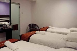 Room - HOTEL KRISTAL SERI ISKANDAR (Bota)