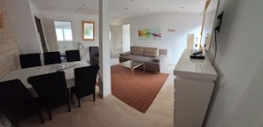 Fireplace - Sunny apartment with big sundeck (Munich)