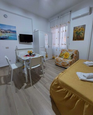 1 bedroom, in-room safe, iron/ironing board, free WiFi