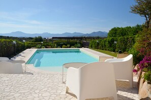 Outdoor pool - Bougainvillier (Porto Istana)