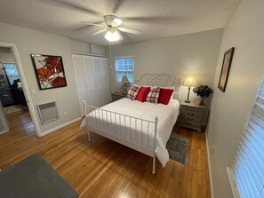 3 bedrooms, iron/ironing board, travel cot, free WiFi - A relaxing Mountain retreat - 15 - 20 minutes to downtown Chattanooga! (Chattanooga)