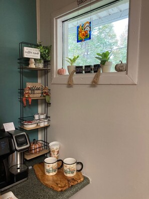 Interior - A relaxing Mountain retreat - 15 - 20 minutes to downtown Chattanooga! (Chattanooga)