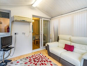 Living area - Close to the beach this property is a perfect base to relax and explore. (Ulverston)