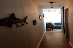 Interior - Lovely Studio with balcony and harbour view, air-conditioned (Agde)