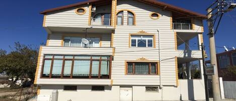 Voorkant van accommodatie