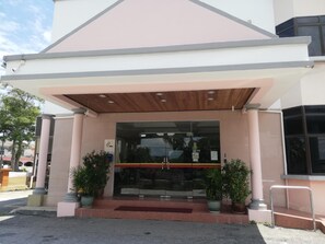 Exterior detail - Hotel Damai (Parit Buntar)