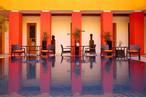Indoor pool, a heated pool - Villa Cascada Luxury Riverfront Retreat, Villa Cascada Riverfront Pickleball Resort (Puerto Vallarta)
