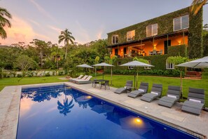Indoor pool - Villa Cascada Luxury Riverfront Retreat, Villa Cascada Riverfront Pickleball Resort (Puerto Vallarta)