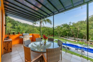Outdoor dining - Villa Cascada Luxury Riverfront Retreat, Villa Cascada Riverfront Pickleball Resort (Puerto Vallarta)
