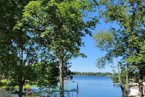 no wake area close to the main ski area.  deep water.  pontoon available to rent