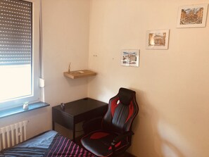 1 Schlafzimmer, Schreibtisch, Bügeleisen/Bügelbrett, WLAN