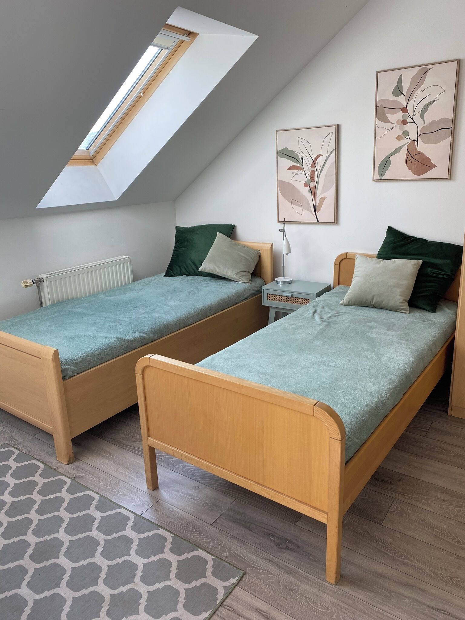 Basic Triple Room, Ensuite (Nr. 8) | Desk, laptop workspace, free cribs/infant beds, free WiFi