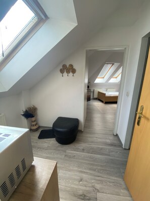 Phòng đôi cơ bản (Nr. 7) | Bàn, khu vực làm việc phù hợp cho laptop 