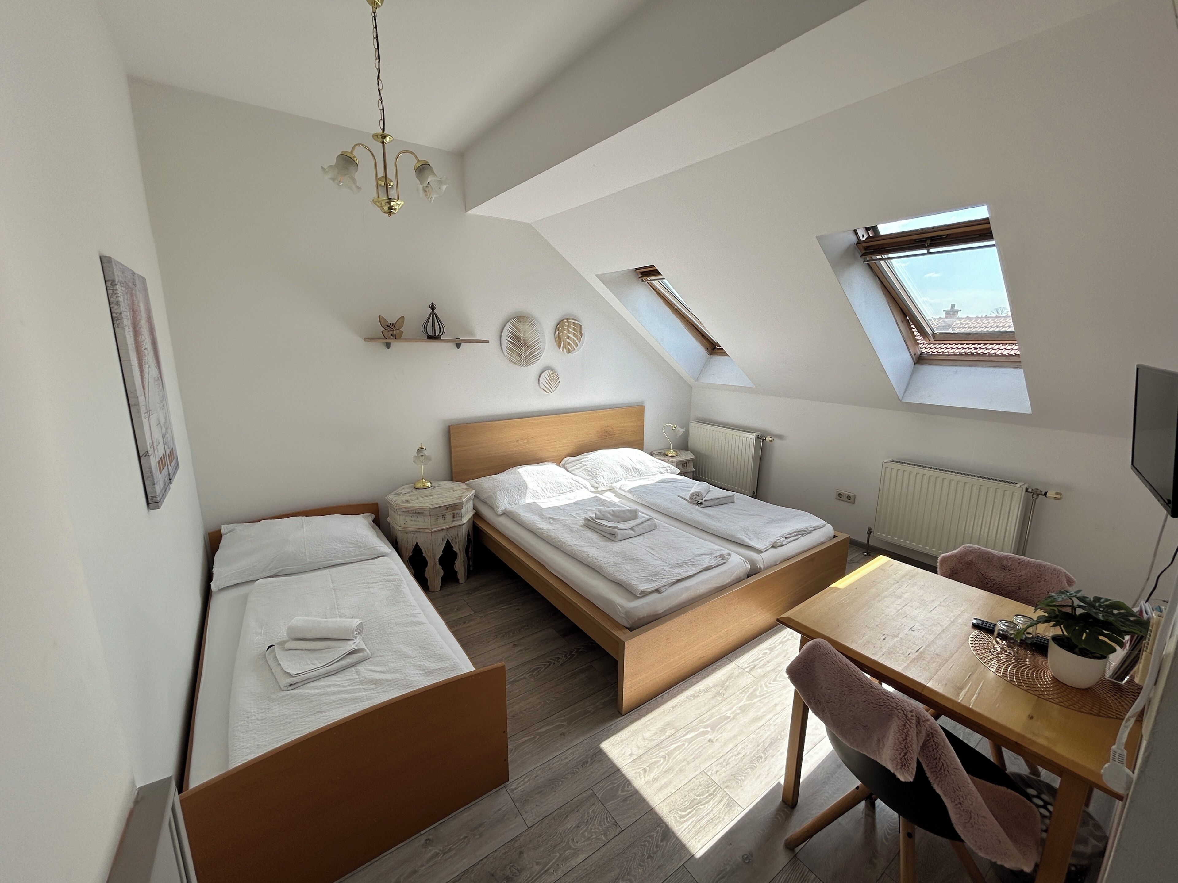 Basic Double Room (Nr. 4) | Desk, laptop workspace, free cots/infant beds, free WiFi