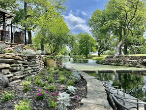Property grounds - Lakefront Guest Ranch Retreat w/Kayaks/Fishing/Pools/RecCourt/FarmAnimals (Aquilla)