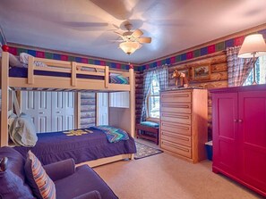 3 bedrooms, iron/ironing board, free WiFi, bed sheets