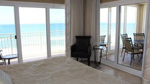 Deluxe Condo, 3 Bedrooms
