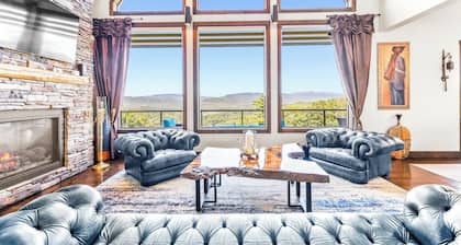 New Luxurious Mountain Paradise. Best Views!!! Hot Tub, AC, Waterville Estates