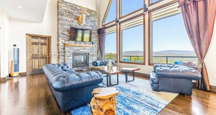 New Luxurious Mountain Paradise. Best Views!!! Hot Tub, AC, Waterville Estates