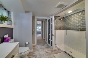 Free toiletries, hair dryer, towels - Cayuga Lake Retreat in Seneca Falls w/ Dock! (Seneca Falls)