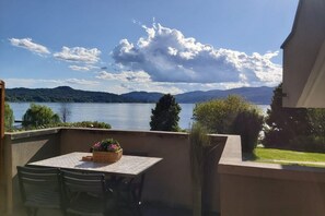 Outdoor dining - Bnbook-La Casa sul Lago Maggiore (Ispra)
