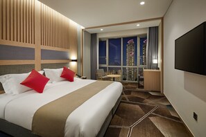 Down duvets, memory-foam beds, in-room safe, desk - Staz Hotel Premier Dongtan (Hwaseong)