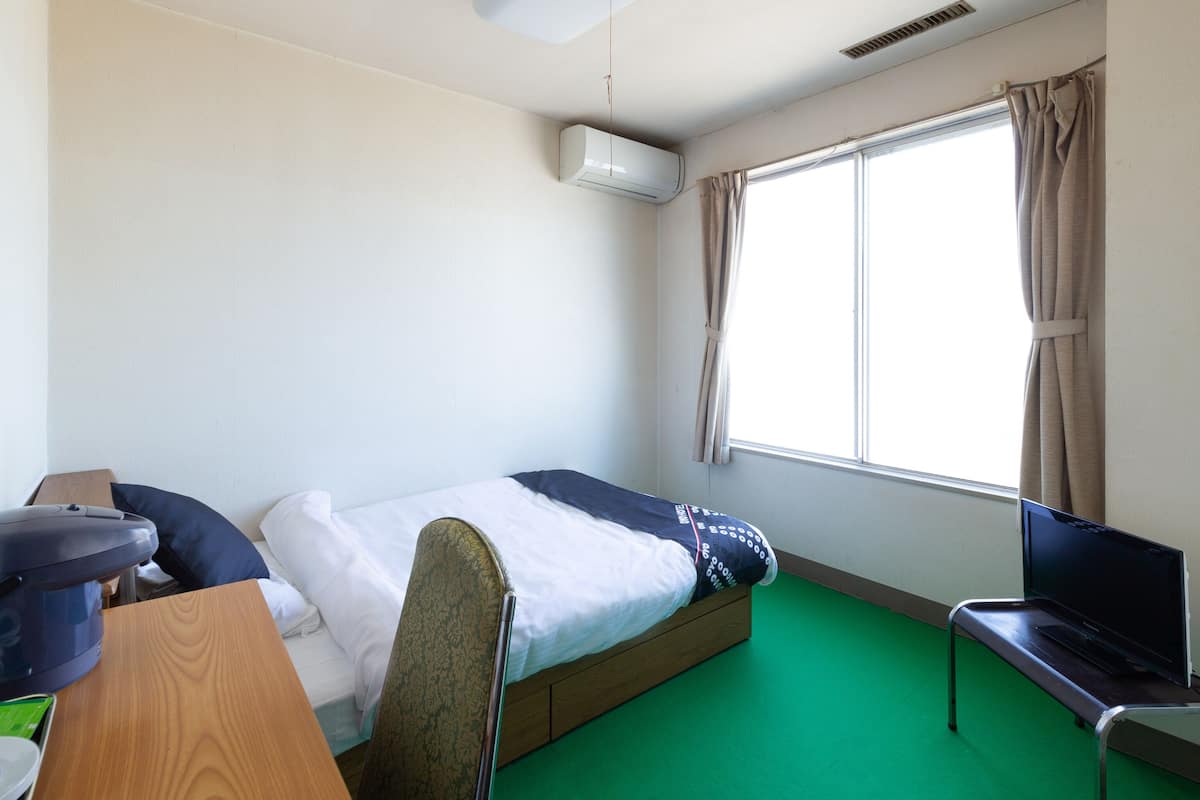 Single Room, Smoking | Free WiFi, bed sheets