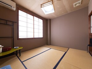 Traditional-Dreibettzimmer, Raucher, Gemeinschaftsbad (Japanese Style)