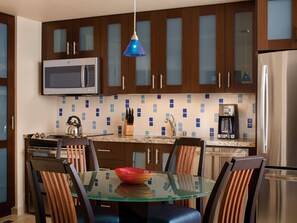 Dining - Master Bedroom at Marriott Grand Chateau (Las Vegas)