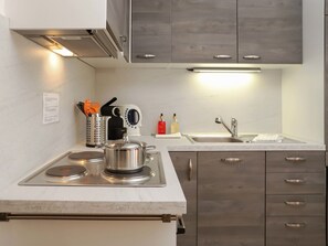 Fridge, oven, dishwasher, toaster