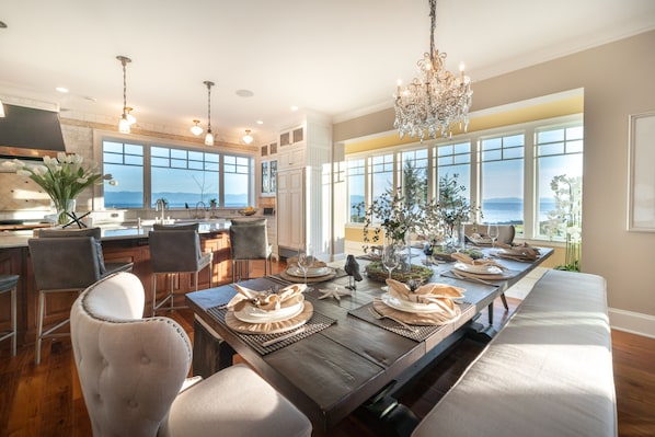 Dining - The Sea Lion Ocean Front Luxury Estate (Sooke)