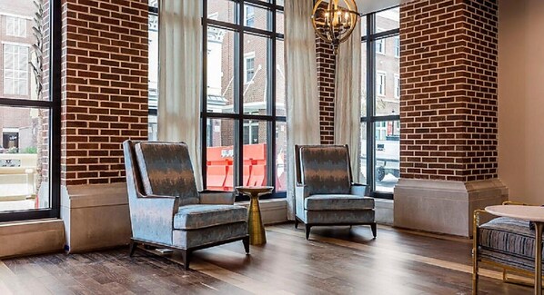 Interior - ENJOY BEAUTIFUL CHARLESTON, SC (Charleston)