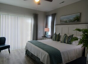 3 bedrooms, in-room safe, iron/ironing board, travel cot