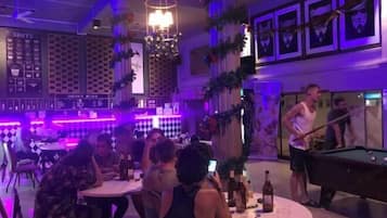 Bar (in der Unterkunft)