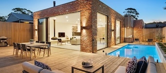 LUXE poolside living, in the heart of Flinders.
