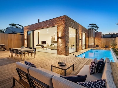 LUXE poolside living, in the heart of Flinders.