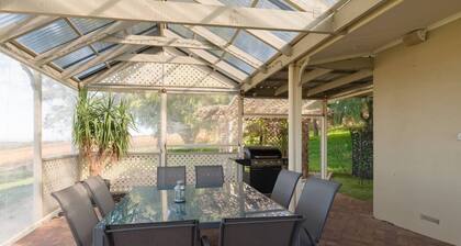 131 Your Vineyard Home in the heart of the Vale