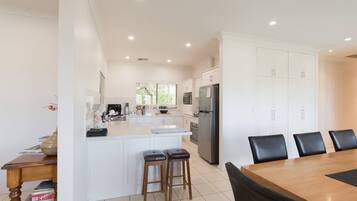 Rumah Mewah, 3 kamar tidur | Area keluarga | TV