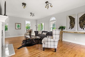 Unclassified image, 3 of 49, button